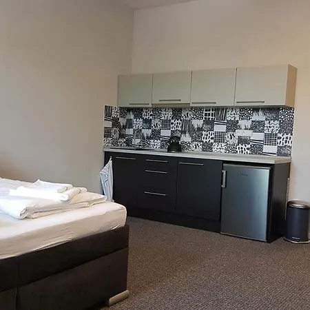 Replay Apartment *